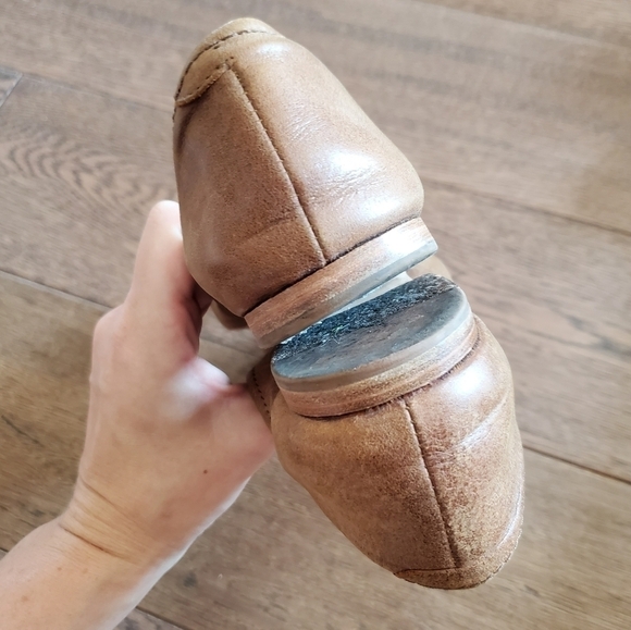 Roots Brown Leather Flats - Picture 12 of 16